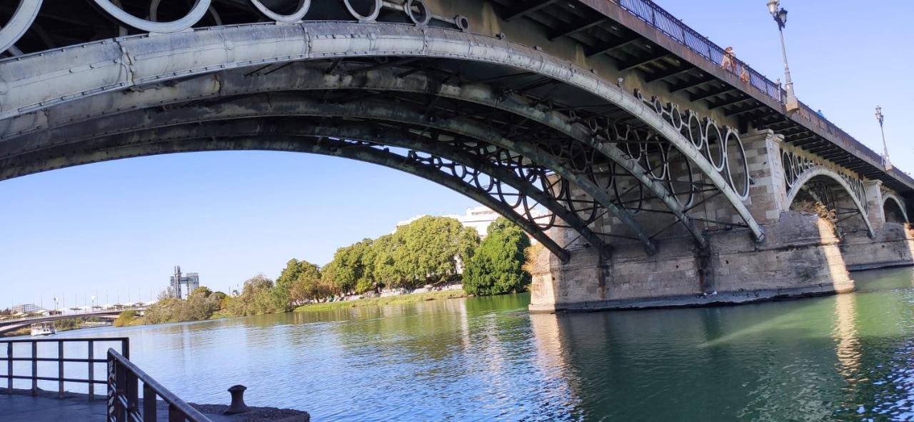 Apartamento Con Vistas Al Rio Guadalquivir En Triana, Sevilla 外观 照片